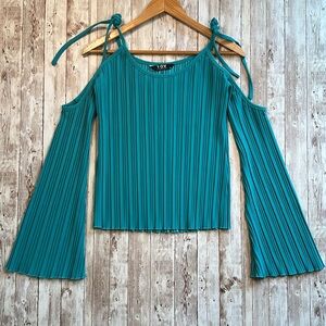 TOV Los Angeles Tie Cold Shoulder Top Bell Sleeves sz M Teal Blue Crinkle Ribbed
